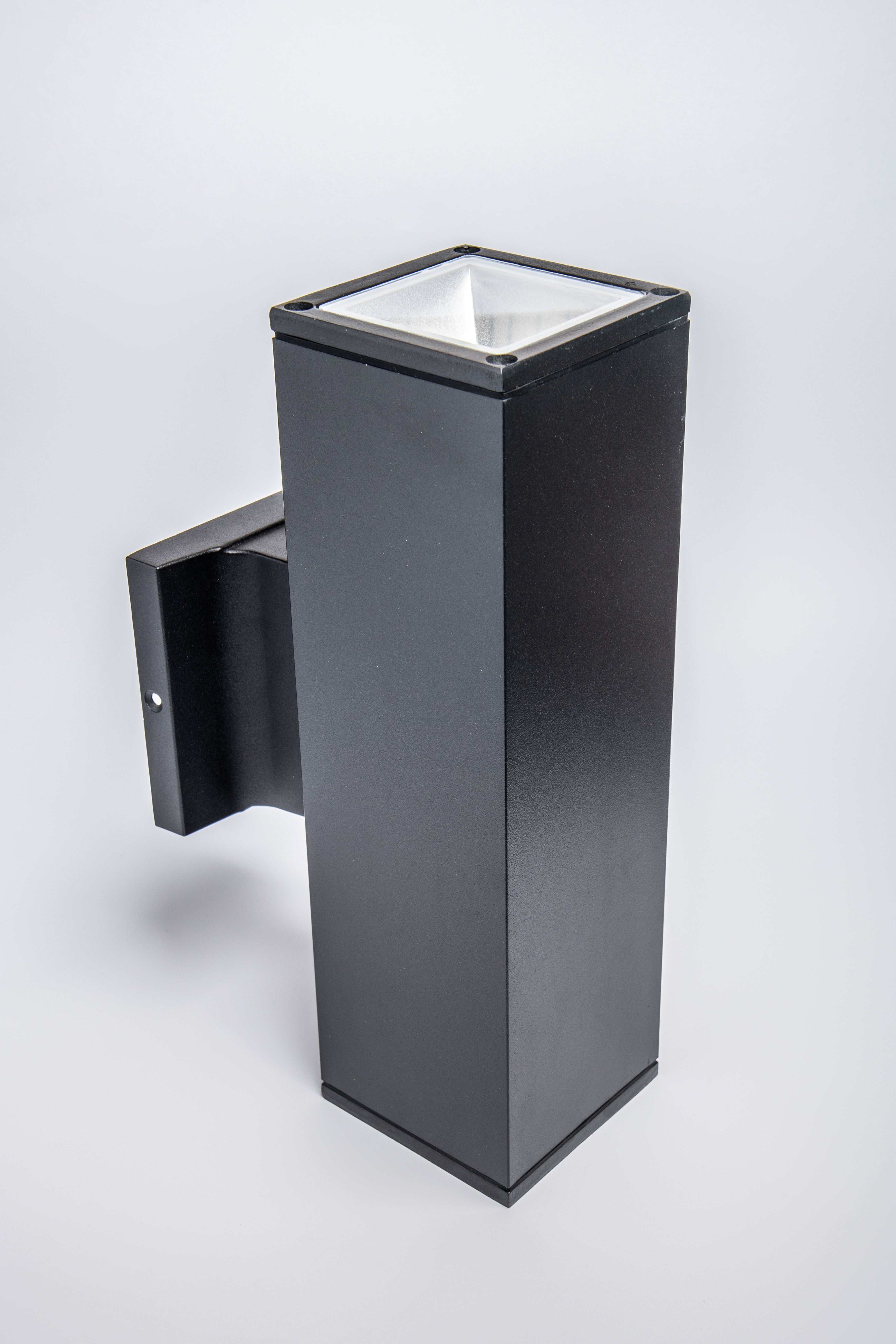 Rectangular Up/Down LED Facade Light – Nova N04