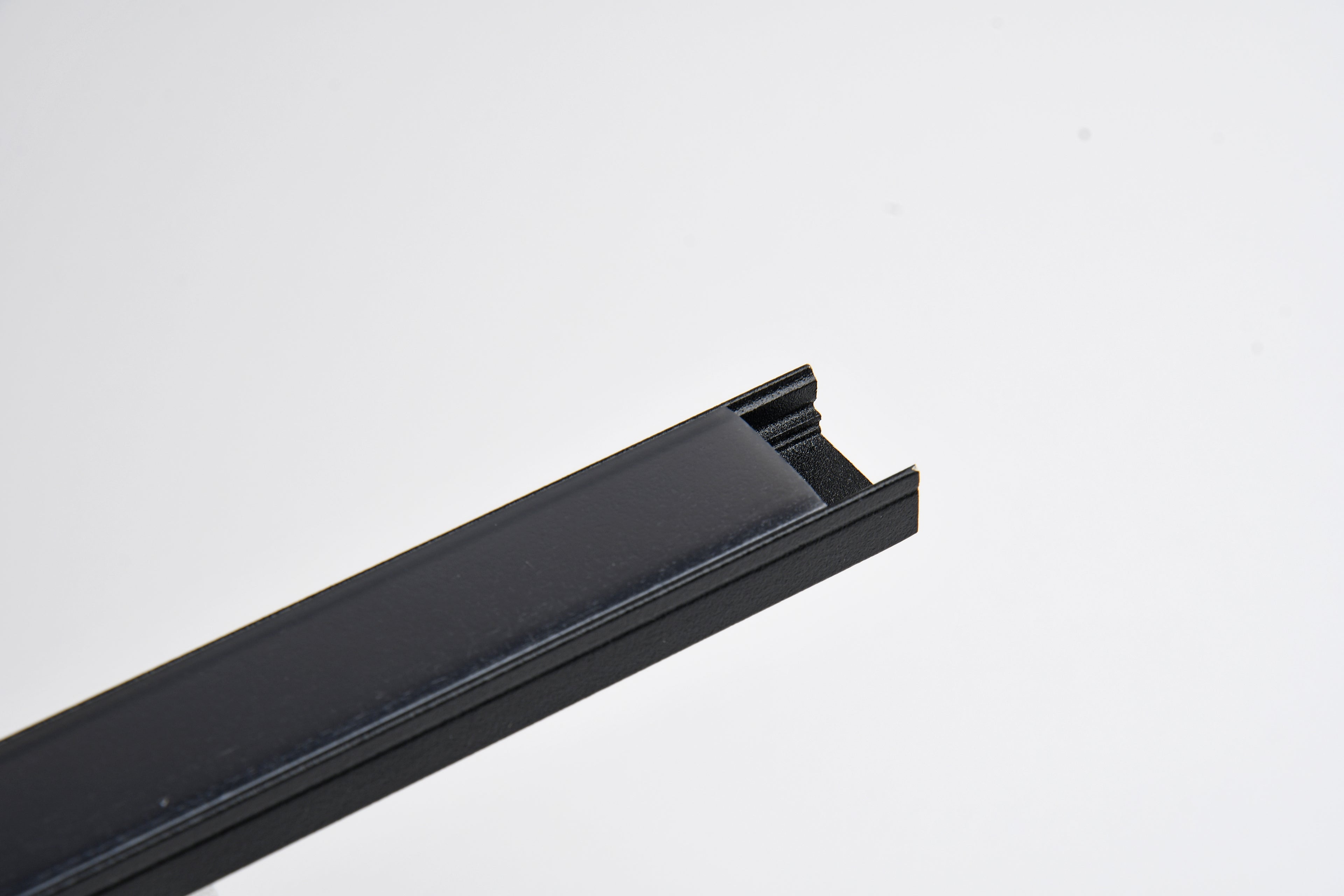3/4" Surface Mount Aluminum Profile (Black Finish+ Black Diffuser)